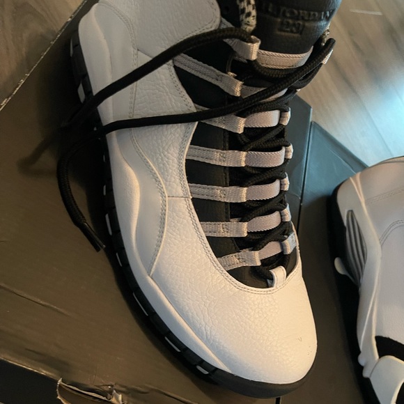 Used 14 Jordan’s used 10’s Jordan’s used 9’s Jordans - Picture 3 of 5